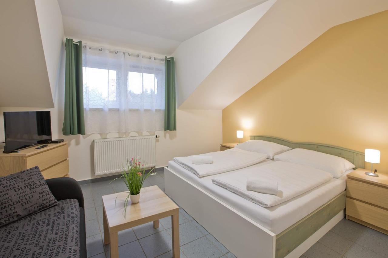 Sindlovska Krcma Otel Ceske Budejovice Dış mekan fotoğraf