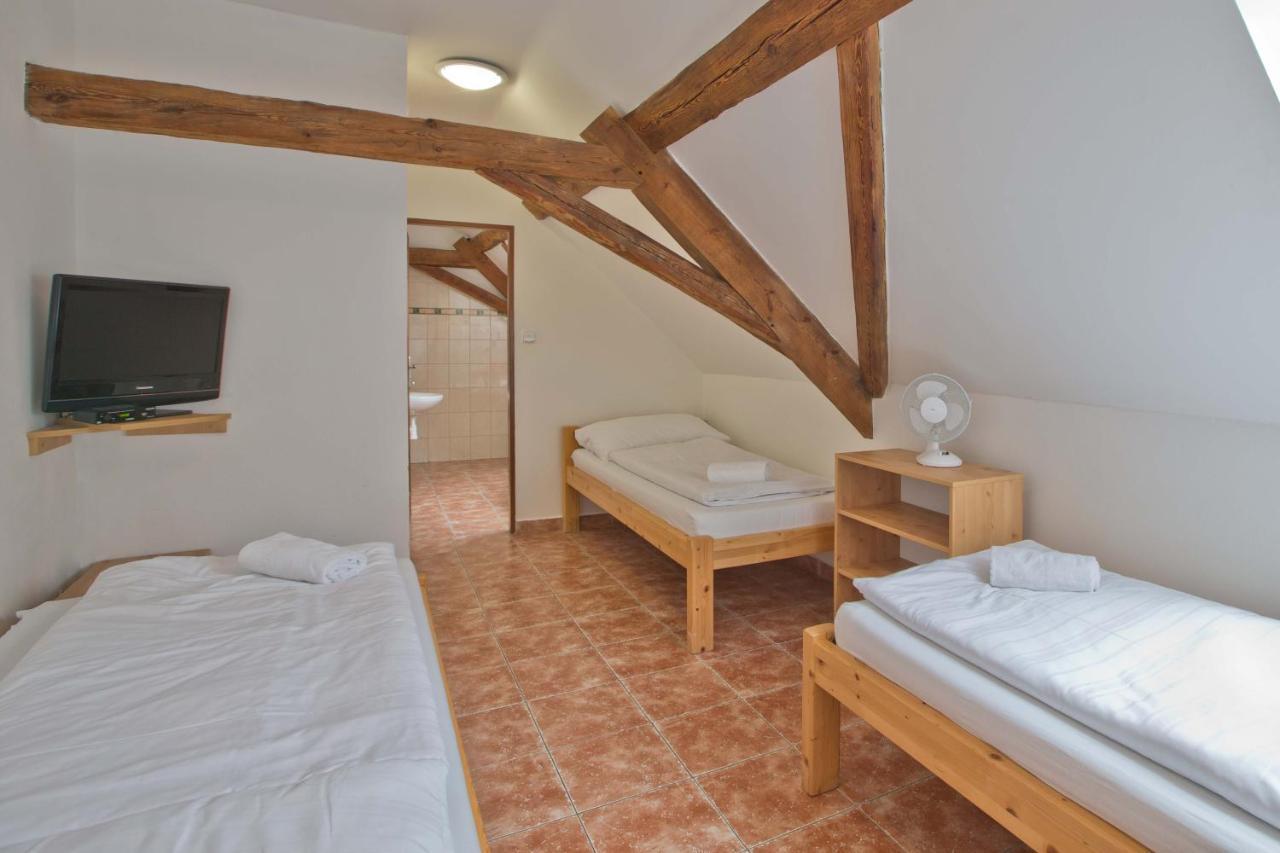 Sindlovska Krcma Otel Ceske Budejovice Dış mekan fotoğraf