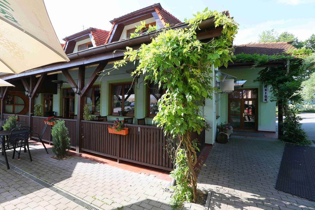Sindlovska Krcma Otel Ceske Budejovice Dış mekan fotoğraf
