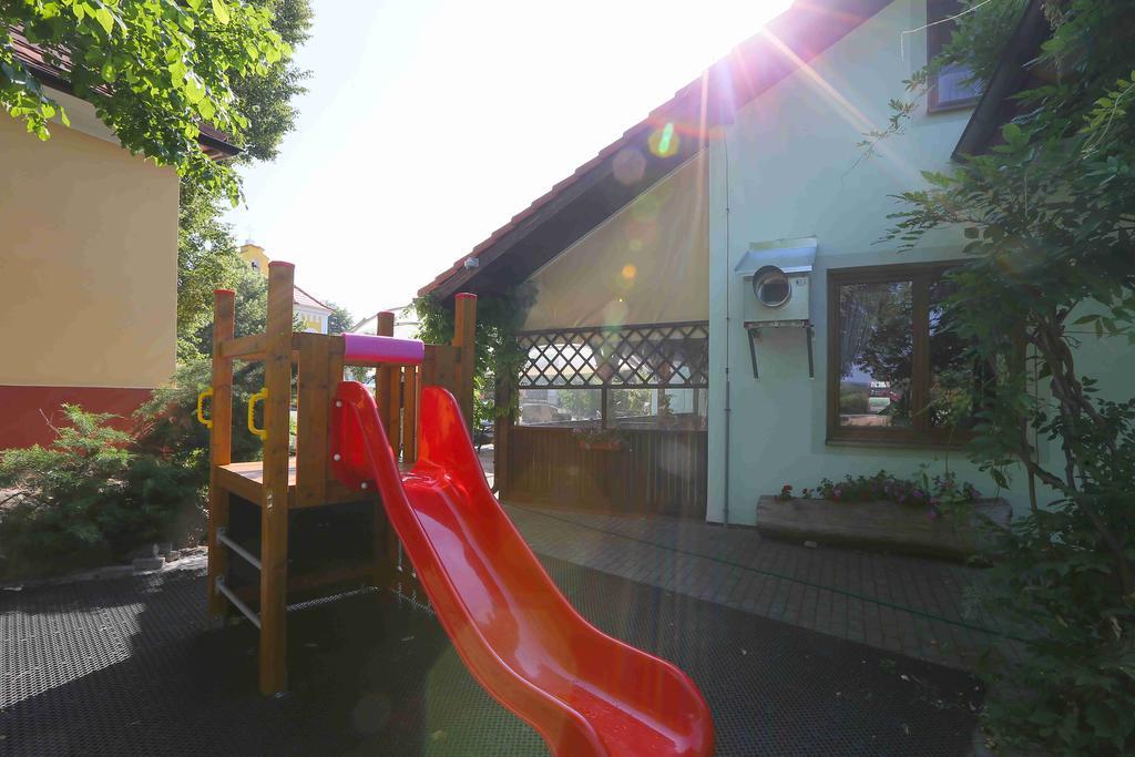 Sindlovska Krcma Otel Ceske Budejovice Dış mekan fotoğraf